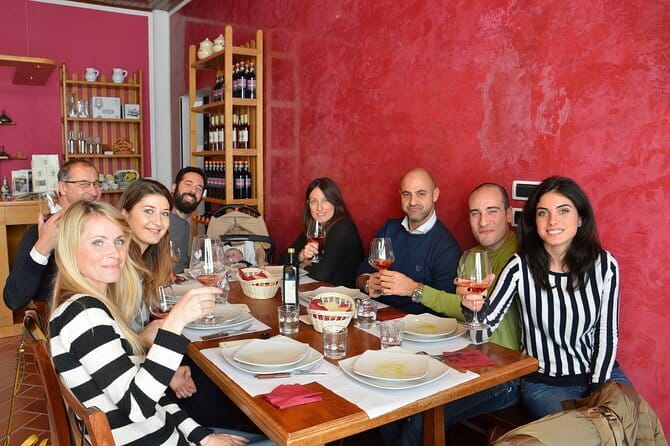 4 Wines & 2 Olive Oils Tasting in Chianti Winery with Tour - Seeing how wine and olive oil are made
