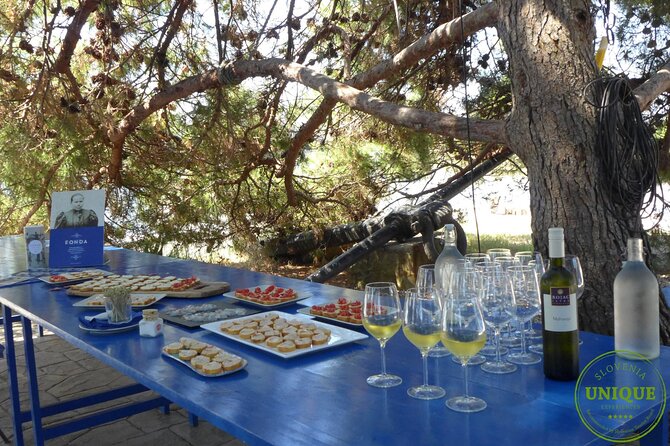 An Unforgettable Day With Fish, Wine and Olive Oil Tasting - Who will enjoy the Fonda Fish Garden?