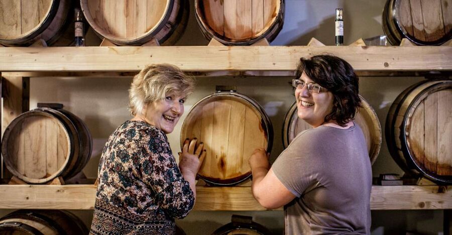 Assisi: Organic Balsamic Vinegar, Olive Oil & Wine Tour - Inside the winery, from pressing to bottling