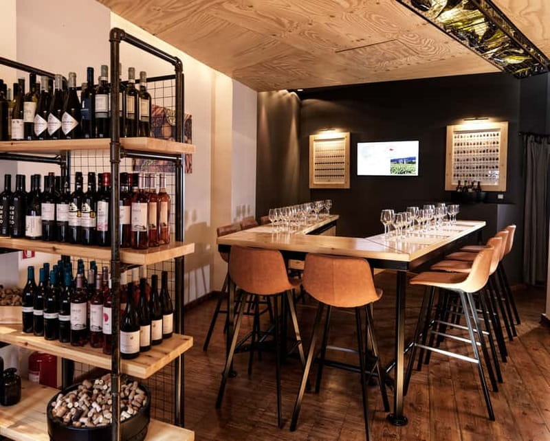Athens: Acropolis Wine Tasting with Cheese and Olives - How the tasting lesson works