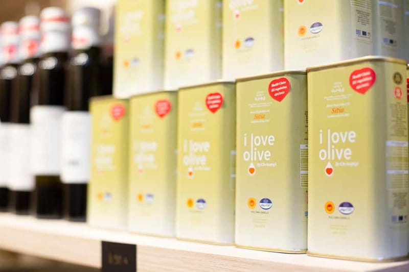 Athens: Cretan Olive Oil Tasting Experience - Koroneiki and Kalamata olives side by side