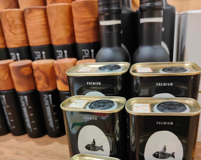 Athens Old Town: Greek Olive Oil & Herbs Tasting - What happens during the 20-minute tasting