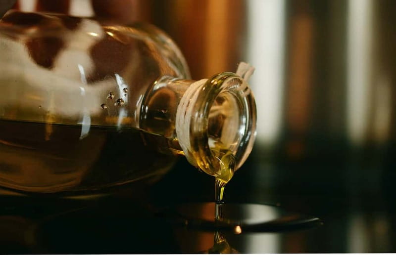 Cagliari: private tasting of fine extra virgin olive oil - Learning why Sardinian oil matters