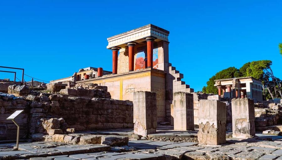 Crete: Knossos Palace, Winery & Olive Oil Tour with Lunch - The countryside winery and Cretan grape varieties
