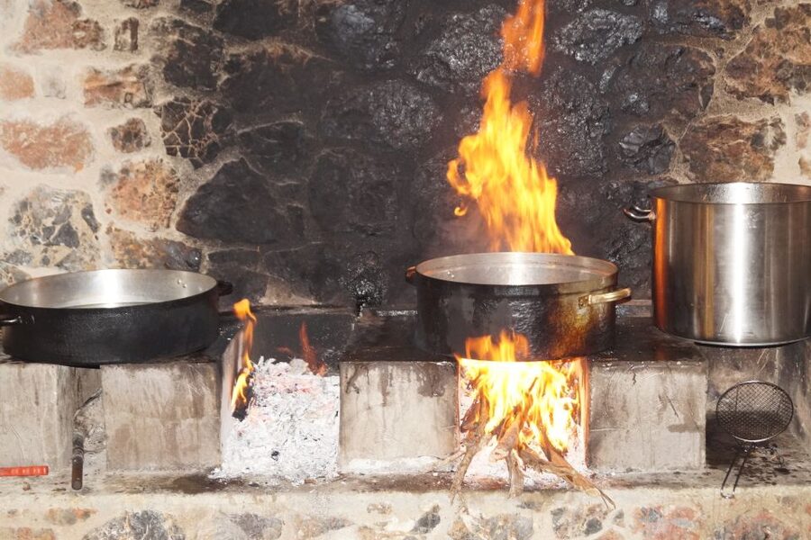 Crete: Olive Oil Factory Tour, Dinner & Traditional Dancing - Live music and Cretan dancing