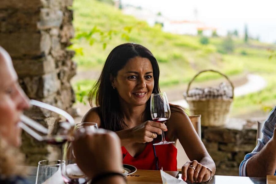 Douro Valley: Private Lunch with Wine & Olive Oil Tasting - Key points at a glance