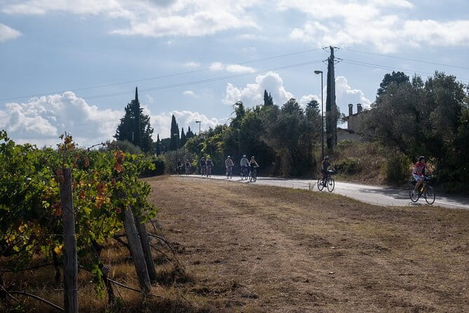 E-bike 2.5 hour Florence & Tuscany With Fresh Olive Oil and Bread - San Miniato al Monte and Florence from above