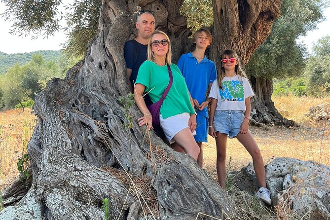 e-bike tour in the plain of the secular olive trees of Ostuni - Learning how olive oil begins