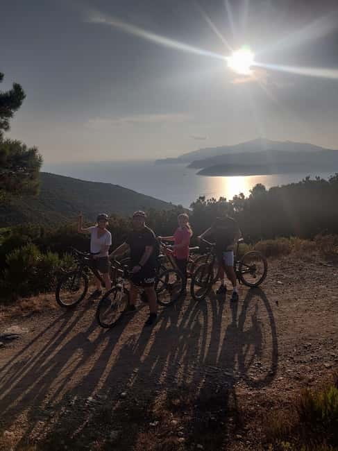 E-bike tour to Capoliveri in the Costa dei Gabbiani Private Property - The dirt trail through the private property