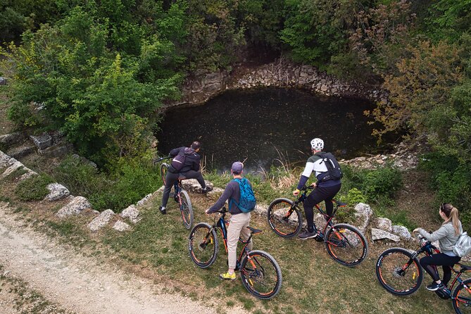 E Bike Tour with wine and olive oil tasting in Vodnjan - Barbariga gives the route a proper beach break