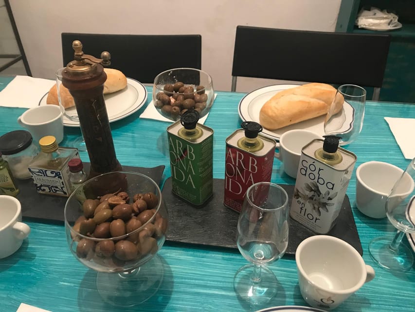 Extra Virgin Olive oil tasting - Key points to know before you book