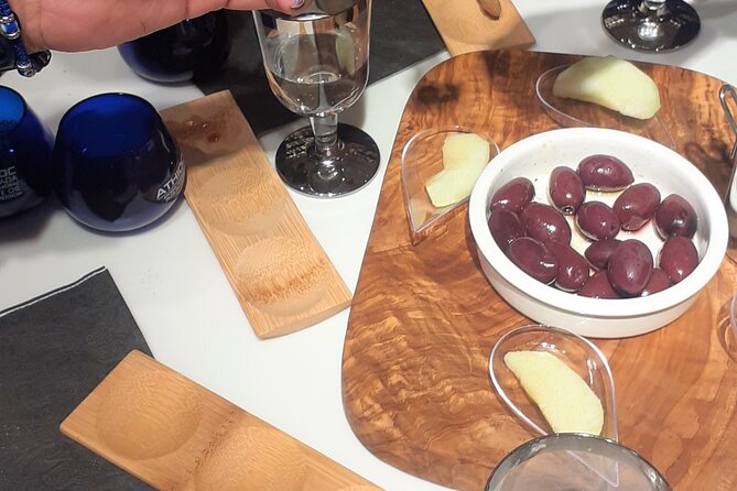 Flavors of Greece: Olive Oil and Wine Tasting Tour in Athens - Starting at the Museum of Cycladic Art