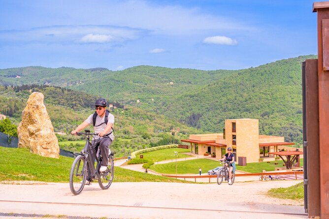 Florence: E-Bike tour to Fiesole with optional Pool or Olive Oil - Leaving Florence for the Fiesole Hills