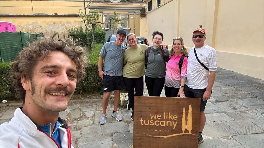 Florence: E-Bike Tour with Olive Oil in the Tuscan Hills - Leaving Florence through the Oltrarno