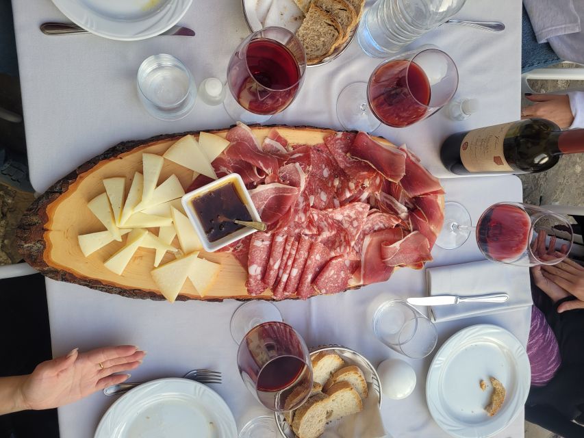 Florence: Tuscany Bike Tour with Wine & Olive Oil - The Tuscan tasting is more than a quick sip