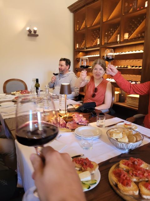Florence: Tuscany Bike Tour with Wine & Olive Oil - Guides make the four hours work