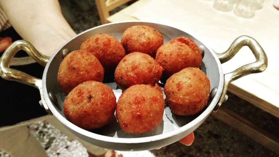 Kalamata: Food tour and Olive Oil Tasting with Light Lunch - The guide makes the difference