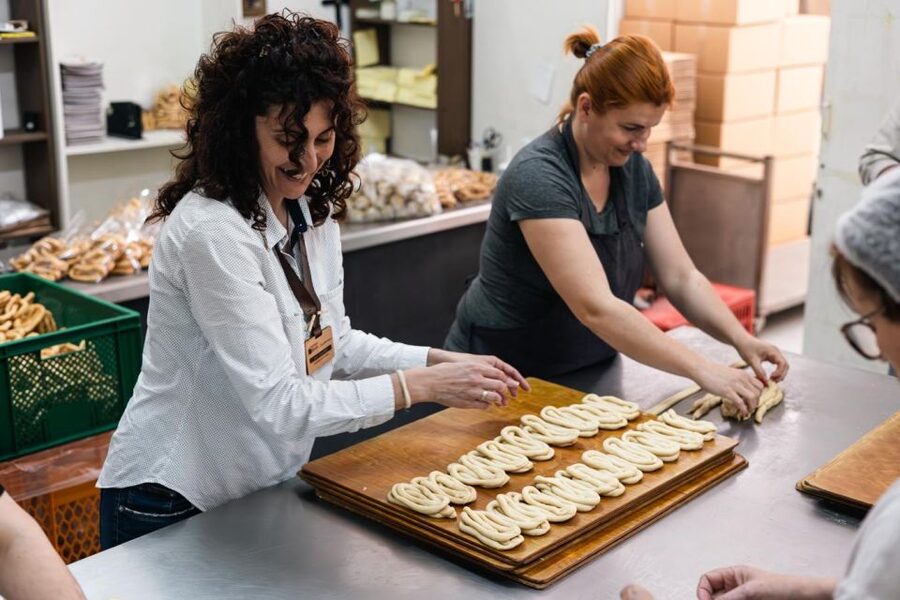 Kalamata: Food tour and Olive Oil Tasting with Light Lunch - Starting at Kalamata’s central square