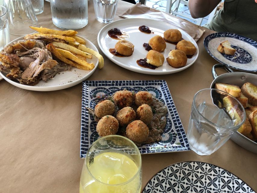 Kalamata: Food tour and Olive Oil Tasting with Light Lunch - Local wine from Fokiano to Moschofilero