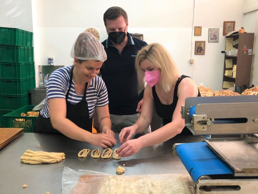 Kalamata: Food tour and Olive Oil Tasting with Light Lunch - A light lunch in a family ouzo tavern