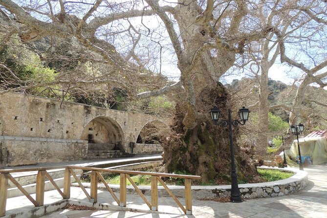 Knossos & Lasithi Plateau: Zeus Cave,Villages, Olive Oil Tour - Mochos: an easygoing final village stop