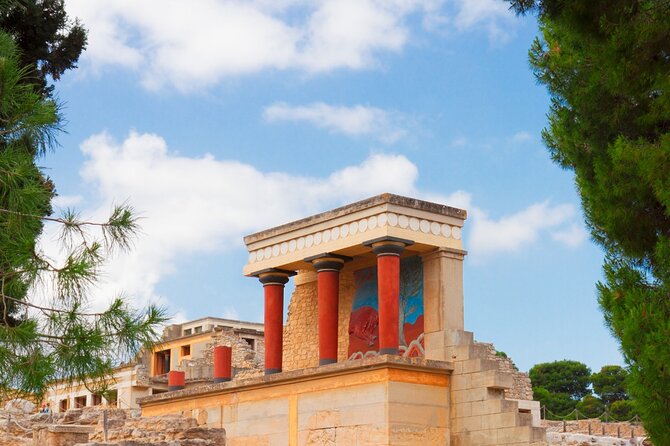Knossos, Lasithi, Zeus Cave & Olive Mill Farm Combo Tour - Lunch and olive oil at the Lyrakis family farm