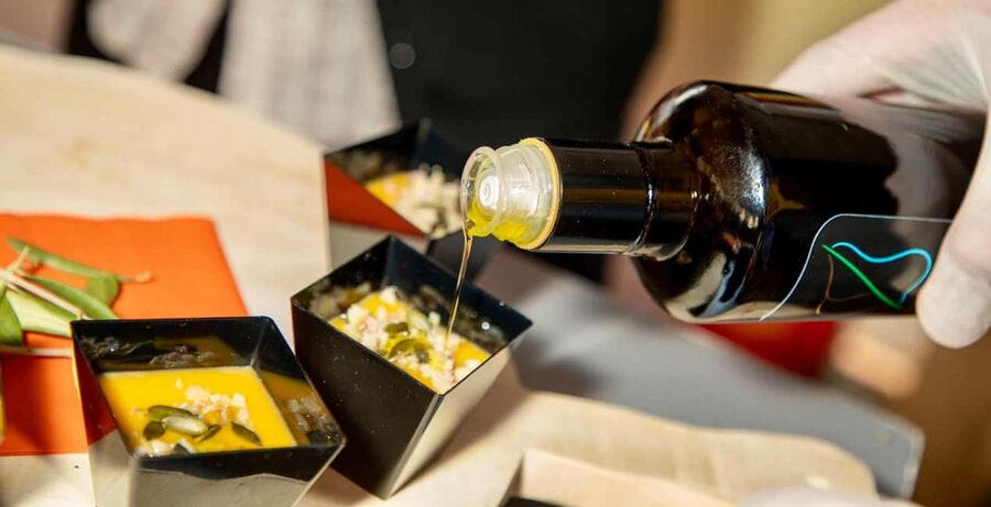 Lake Garda: Tour with 4 Olive Oil Tasting & Local Food - A family estate above the Morainic hills