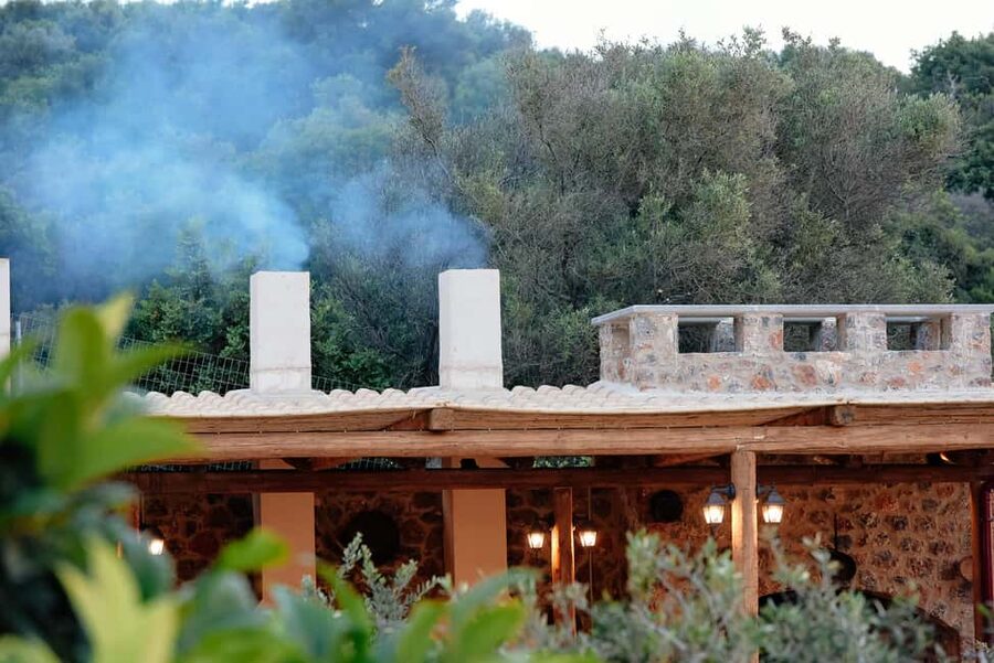 Lassithi, Zeus Cave, Olive Mill Farm & Knossos Combo Tour - Knossos is the strongest historical stop