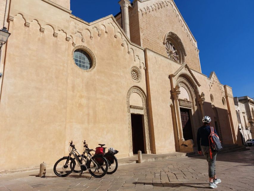 Lecce: E-Bike Tour to Galatina Olive Mill & Wine taste +Taxi - Through olive groves and Salento farm country