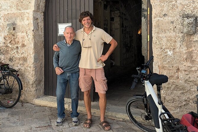 Lecce : Half day E-Bike tour to Old Olive Mill & Olive Oil Taste - An 18-kilometer ride through Salento olive groves