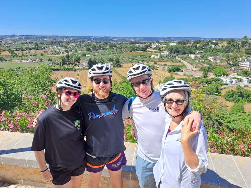 Locorotondo: Guided E-bike Tour & Olive Oil Tasting - Meeting a family of olive mill workers