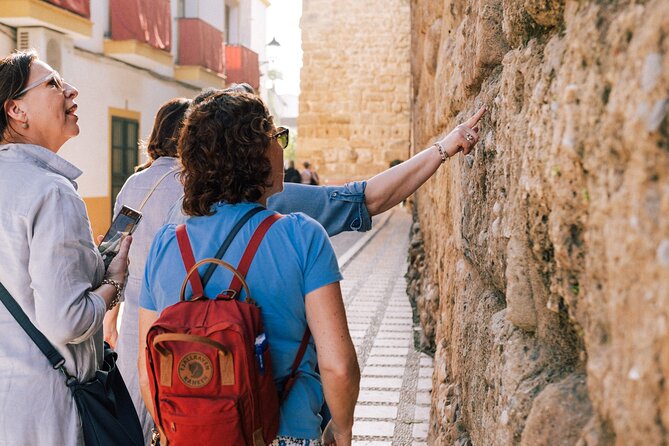 Marbella Old Town: Private Walking Tour with Olive Oil Tasting - Plaza Altamirano and the old palace site