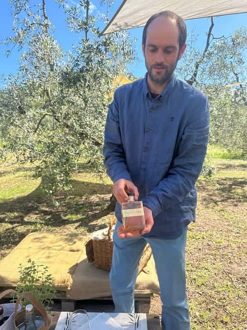 Montecatini Alto: Gourmet picnic among the olive trees with EVO oil pairing - A picnic that treats EVO oil as the main event