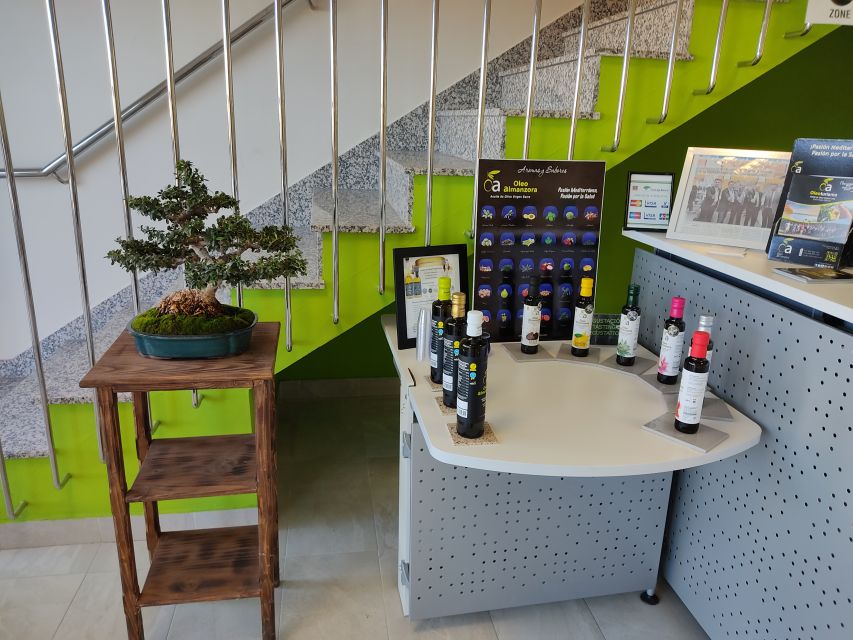 OleoAlmanzora: Guided tour olive groves and EVOO facilities - The gourmet shop and the final 20 minutes