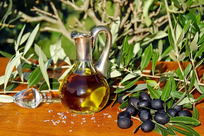 Olive Oil tasting breakfast & Tour in Cordoba - The Tasting Room Setting