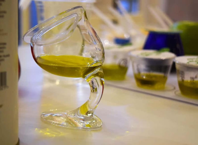 Olive oil tasting & food pairing in Thessaloniki - Meeting the group at the Creativity Platform