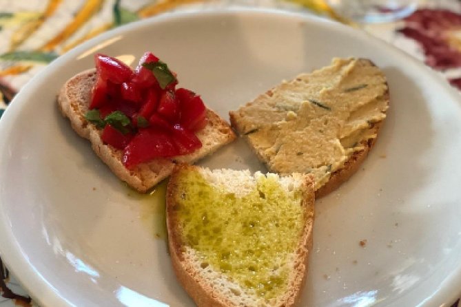 Olive Oil tasting with Olive Mill Tour in Umbria. - Learning to taste extra virgin olive oil