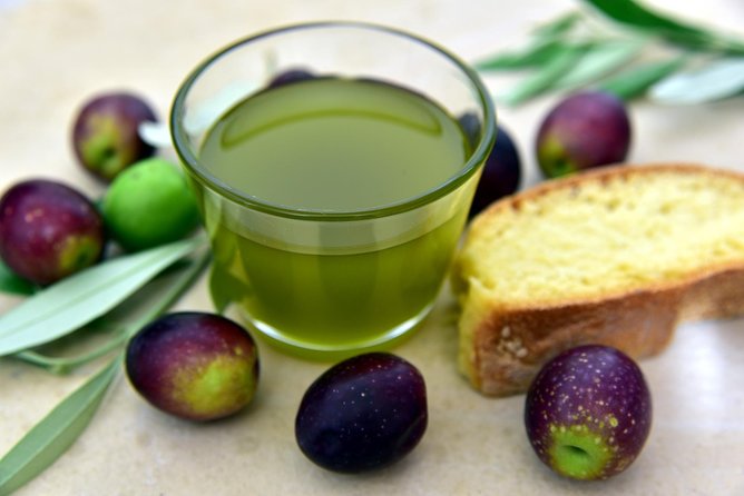 Olympia Shore Ex: Premium Private Package -Tickets & Olive Market - What the private format is worth