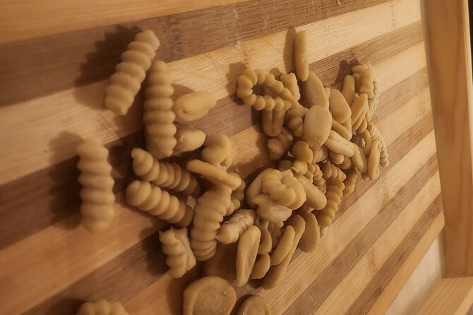 Pasta lesson with extra virgin olive oil tasting - Working with semolina and shaping pasta