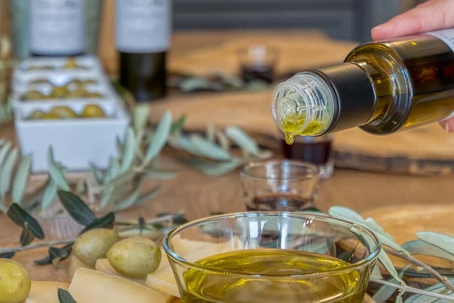 Poreč: Olive Grove Walk and Tasting with Local Products - Learning to taste extra virgin olive oil