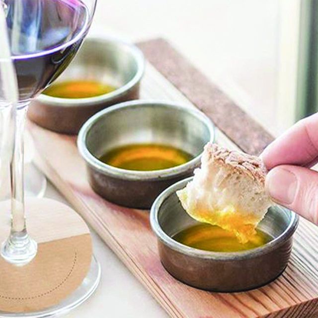 Porto Cesareo: Tour in oliveto con degustazione olio e vini - Three wines from Salento and beyond