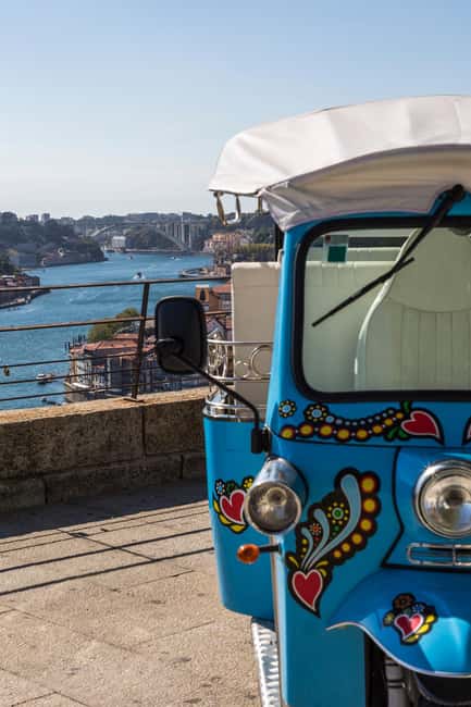 Porto: Tuk Tuk Tour with Olive Oil Tasting - São Bento Station and the city’s grand details