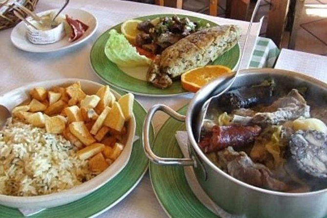 Premium gastronomic mountain tour: Wine, olive oil, spirits, food - What the guide adds to the day