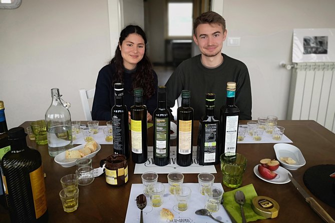 Private Extra Virgin Olive Oil Tasting in Rome with an Olive Oil Sommelier - What happens during the private two-hour session