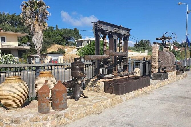 Private Olive Oil Tour & Tasting with Lunch from Katakolo Port - Lunch in Korakochori, where the day becomes personal