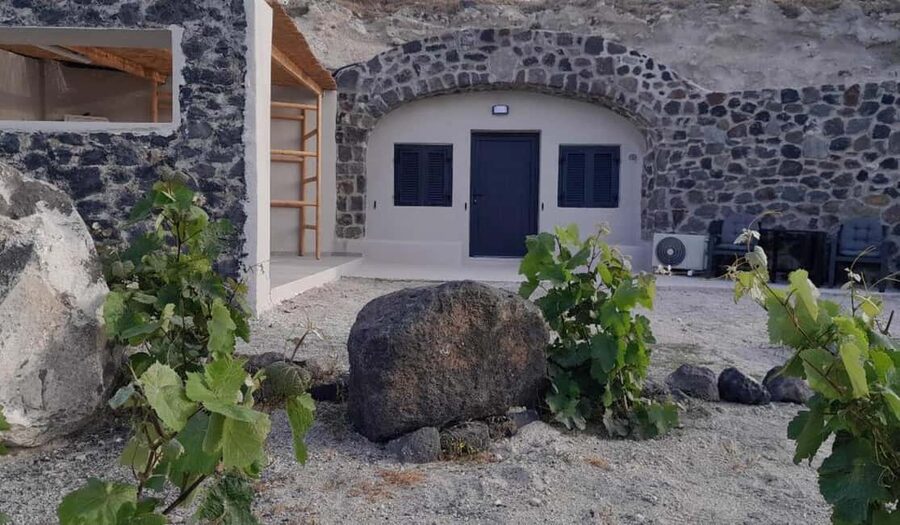Santorini: Private Olive Oil tasting & Liqueur experience - Who should book this two-hour experience?