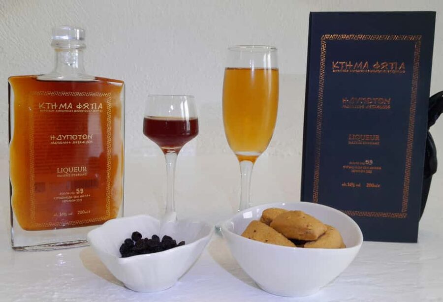 Santorini: Private Olive Oil tasting & Liqueur experience - Meeting Maria and Dimitris near Columbos