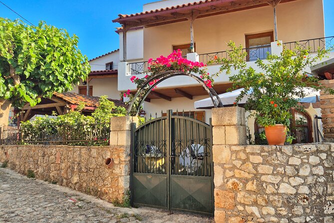 Shore Escape: Chania, Monastery & Olive Oil Tasting - Chania Town in a focused 90 minutes