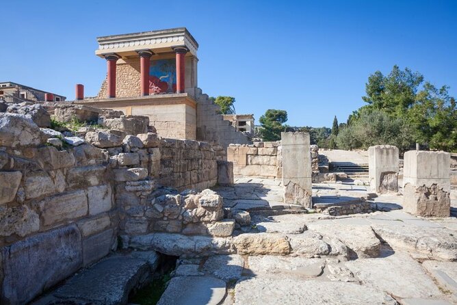 Small Group: Knossos, Olive Oil, Winery & Raki with Lunch - Should you book the Knossos, olive oil, wine, and raki tour?