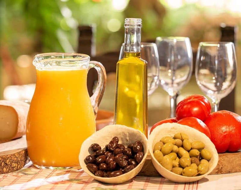 Sóller: Olive Oil Guided Tour and Tasting at Can Det Estate - The 400-year-old house and its garden